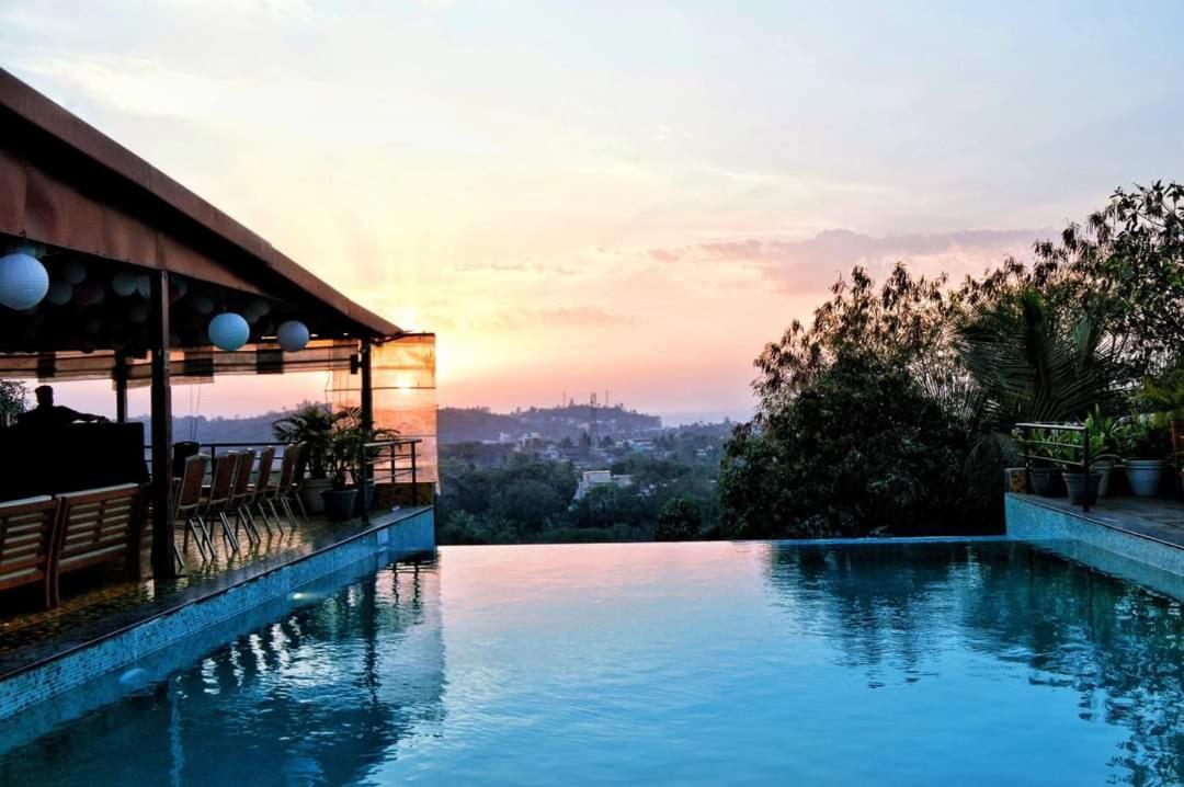 Silverador Resort Thane Dış mekan fotoğraf